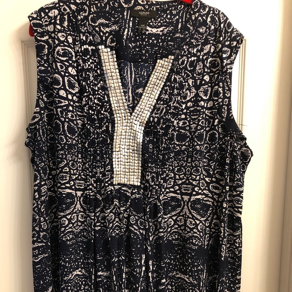 ALFANI Sleeveless Blue/White Blouse Size 18W
